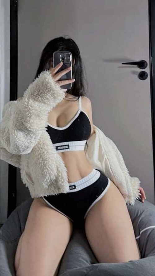 셀카좀 찍어보신 여인