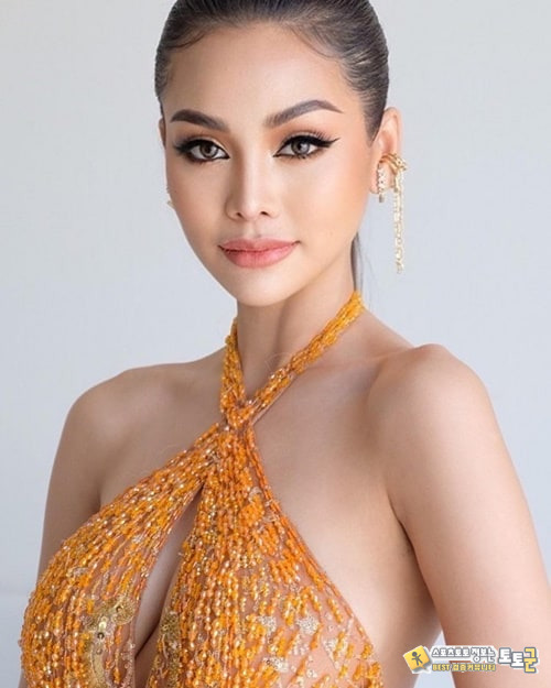 간지나는 아시아계미국인